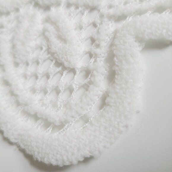 Vintage Tapestry Crochet Lace White Table Centerpiece Doily - Picture 3 of 7